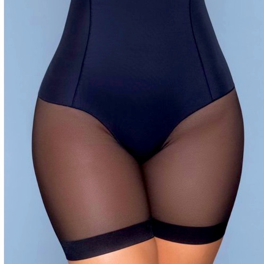 Hourglass Everyday Shapewear biker shorts